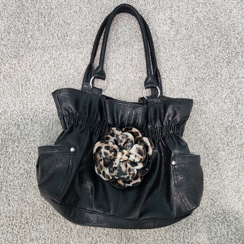 Del Mano Black Handbag with Animal Print Flower